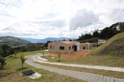 Arriendo Finca Unidad cerrada  en Guarne.