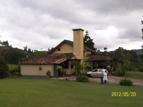Hermosa Finca 13.200 mts2, Guarne.