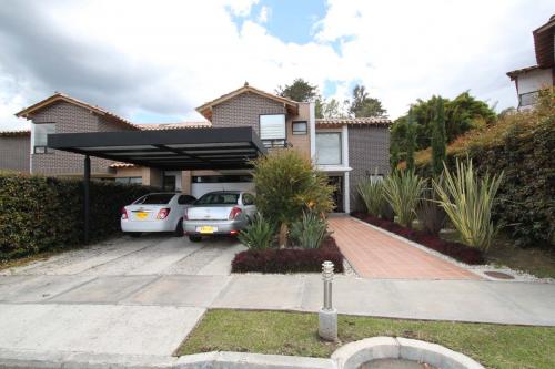 Casa en unidad cerrada, El Retiro.