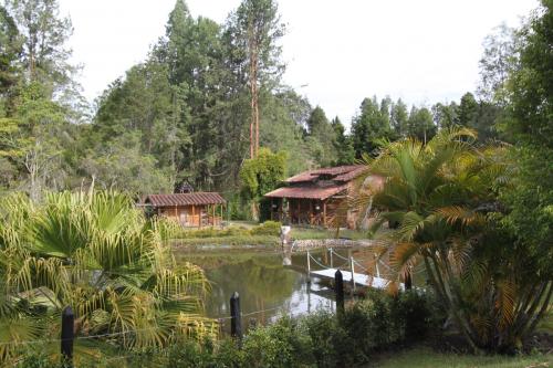 Finca 3.180mts2 en unidad cerrada, Guarne.