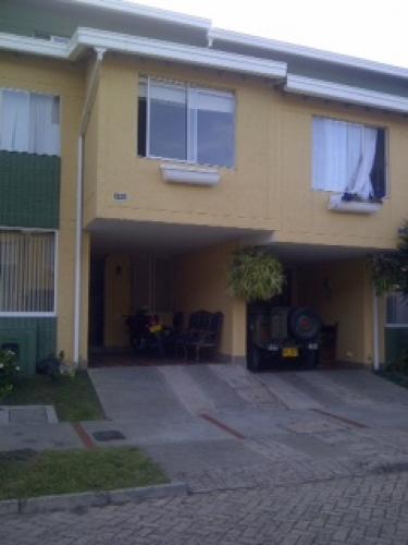 CASA de 138,0 m2, 3 alcobas, Casas de SAUSALITO, Suramérica, Itagui