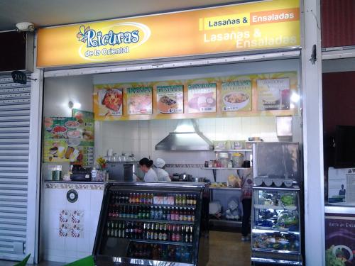 VENDO LOCAL COMERCIAL EN PLAZOLETA DE COMIDAS