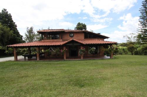 Hermosa finca, Llanogrande.