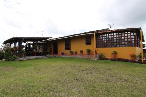 Vendo finca en San Vicente cerca al Aeropuerto