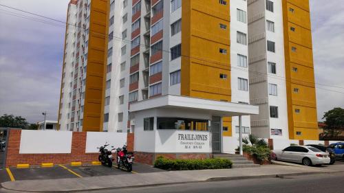********** OPORTUNIDAD:  ARRIENDO  BUEN APARTAMENTO *********