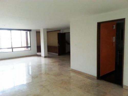 Apartamento cerca al Hard Rock  Poblado, Medellín
