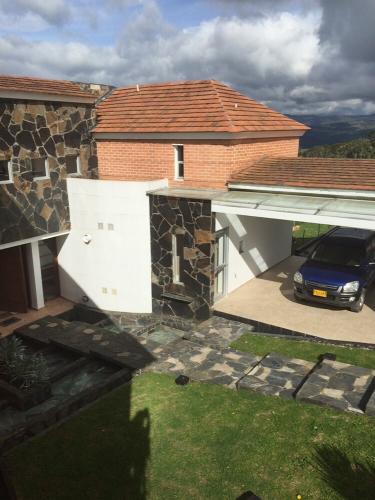 vendo hermosa casa en chia, condominio