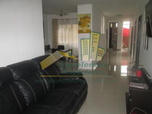 Excelente casa en Buenos Aires (1BO1541)