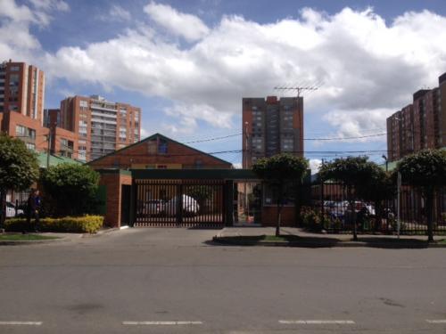 PORTALES DEL NORTE - CASA EN VENTA CONJUNTO CASAS DEL PRADO