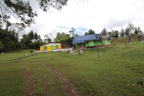 Finca 3 km antes de Guarne, vendo