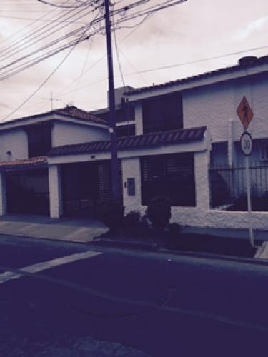 Casa en Venta barrio Alhambra 