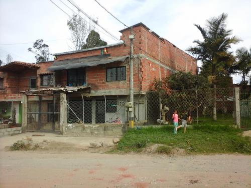 VENDO APARTAMENTO GRANDE - EN OBRA GRIS – 2° PISO – PROPIEDAD HORIZONTAL –