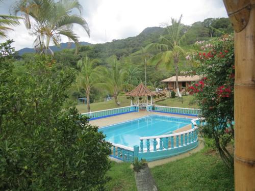 SE VENDE ESPECTACULAR FINCA EN GIRADOTA
