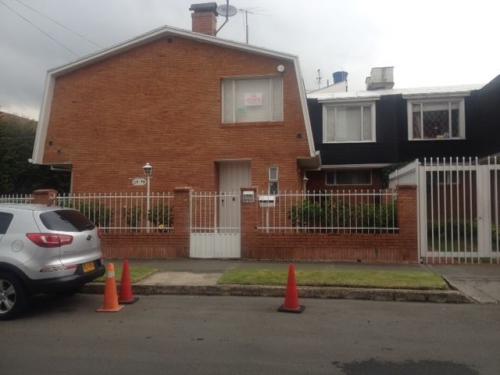 SANTA BARBARA CASA ESQUINERA EN VENTA- INVERSIONISTAS