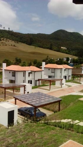 ESTRENAR SINDAMANOY CASA 153 METROS y LOTE 673