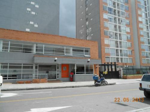 Arrienda Apartamento en Pinos De Lombardia ( Suba )