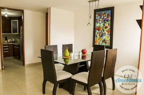 Alquiler de Apartamentos Amoblados en Medellin código. AP43 ( Poblado - Castropol )