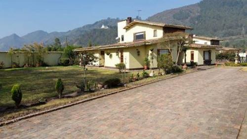 URGE CASA QUINTA FONQUETA 475 METROS LOTE 1500