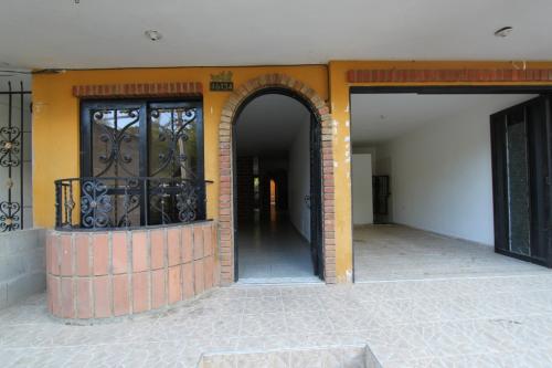 Casa en Guarne, Por la Salida a La Mulona(037)