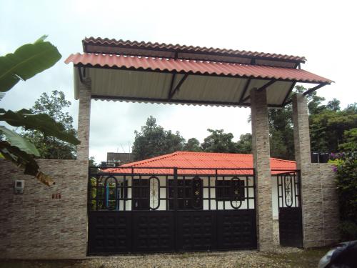 VENDO HERMOSA CABAÑA CONDOMINIO CAMPESTRE BOSQUES DE LA CALLEJA,VILLAVICENCIO,META $430.000.000