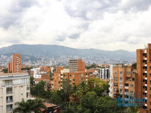 Apartamentos Amoblados por Temporadas código. AP56 ( Laureles )