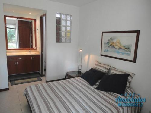 Renta de aparta-estudio amoblado Cód. 5068 (Oviedo)