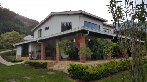 Excelente finca en Copacabana