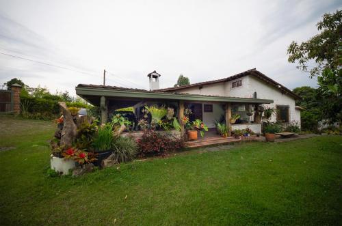finca Ubicada en La Vereda La Clara de Guarne.