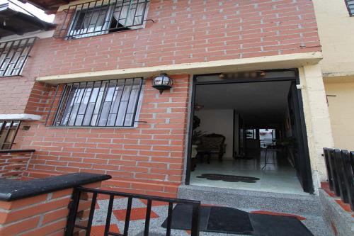 Casa Unifamiliar dos pisos.