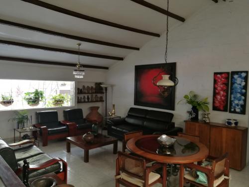 ALQUILO APARTAMENTO EN CRISTALES