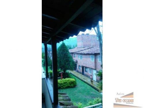 APARTAMENTO UBICADO EN UNIDAD FAMILIAR. ASI ES TU CASA