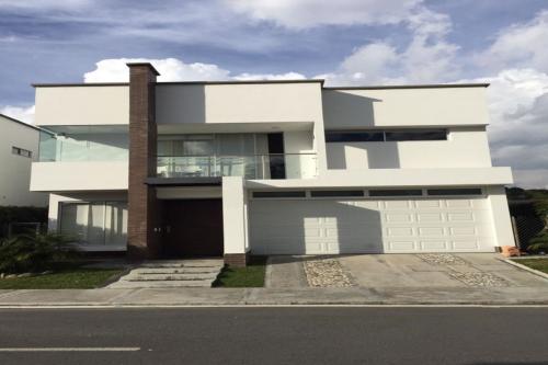 Hermosa casa en el Retiro en unidad cerrada