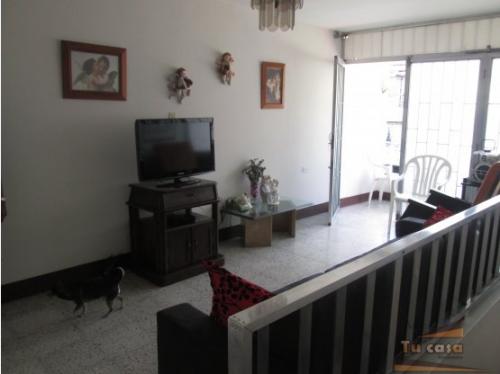 GRAN OPORTUNIDAD CASA EN MANRIQUE. ASI ES TU CASA