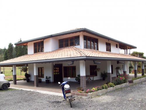 Finca cerca zona urbana ubicada en Guarne