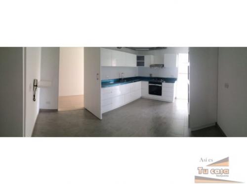 LUJOSO APARTAMENTO UBICADO EN EL POBLADO. ASI ES TU CASA