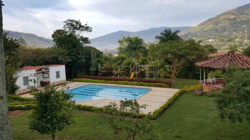 Excelente finca en Copacabana