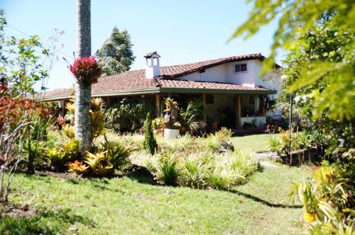 finca Ubicada en La Vereda La Clara de Guarne.