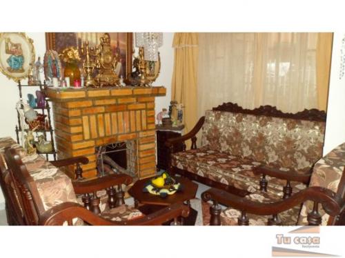 CASA UBICADA EN ROBLEDO, UNIDAD ABIERTA. ASI ES TU CASA