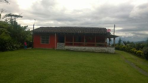 Vendo finca cafetera pequeña, muy cerca a Pereira.