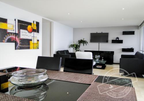 Apartamento Amoblado en El Poblado, La Calera Cód A103