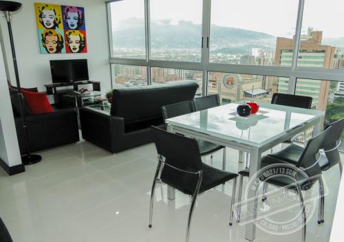 Apartamento Amoblado en El Poblado, Milla de Oro Cód A364