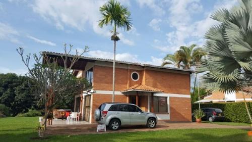 Vendo hermosa casa en condominio campestre cerca a Pereira