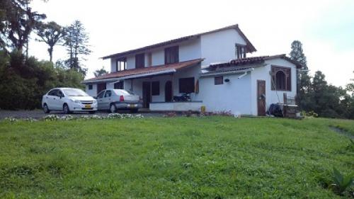 Vendo muy cerca a la Ciudad casa campestre. amplia y acogedora