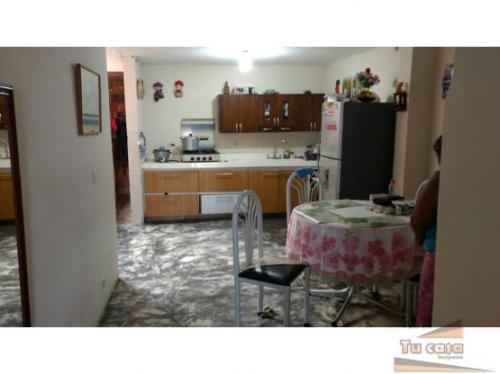 APARTAMENTO UBICADO EN ROBLEDO AURES. ASI ES TU CASA