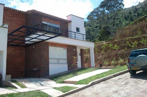 Casa en unidad cerrada en el Retiro