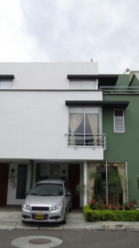 Vendo casa 3 niveles en conjunto cerrado de dosquebradas