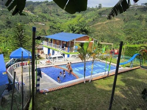 Vendo finca de recreo vía a Santa Rosa de Cabal, hermosa panorámica