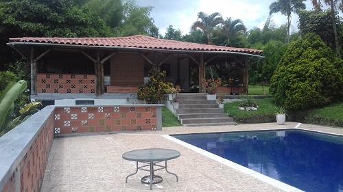 Vendo casa en condominio campestre de Combia a 30 minutos de Pereira