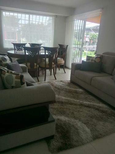 Vendo Apartamento esquinero en buen barrio de Pereira