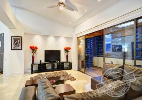 Penthouse Amoblado | Castropol | Cód A208